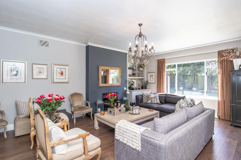 4 Bedroom Property for Sale in Constantia Western Cape